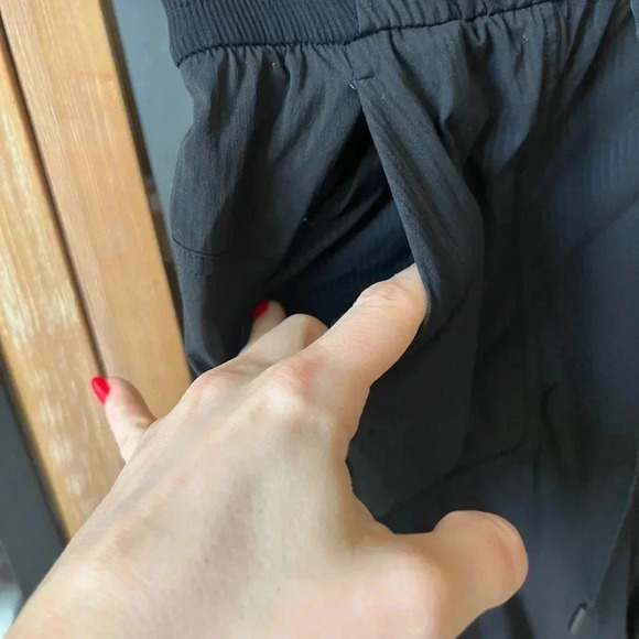 Lululemon Beyond the Studio Crop joggers sweats leggings pants black high rise - Picture 4 of 9
